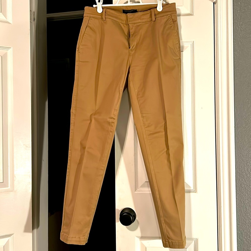 Banana Republic Sloan Chino Classic Camel Size 6